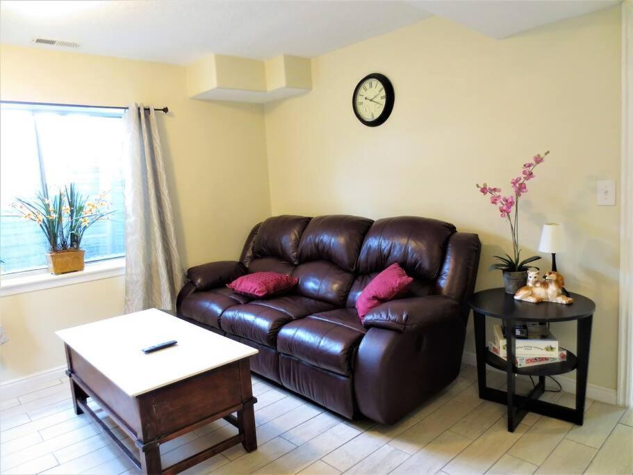 솔트레이크시티 Entire Huge Basement! Fast Wifi! Private Entrance! 빌라 외부 사진